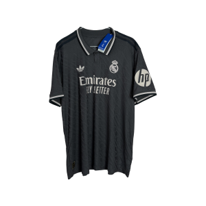 Player Issue Фланелка на Реал Мадрид (Лука Модрич)